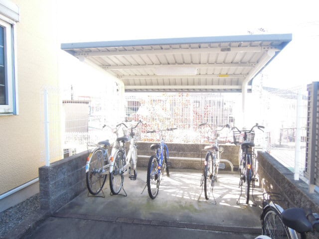 駐輪場 エクセレントヴィラ