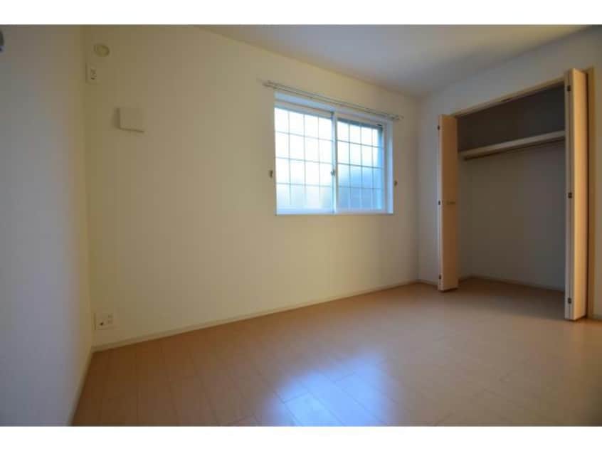 6.4帖クローゼット付き洋室です。 メゾンドソレイユ