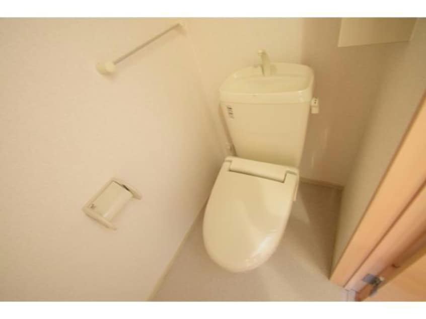 暖房便座付きトイレで冬も温か。 メゾンドソレイユ