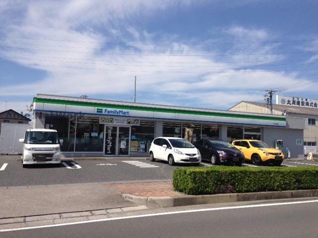 ファミリーマート大口余野店(コンビニ)まで604m ゼウス