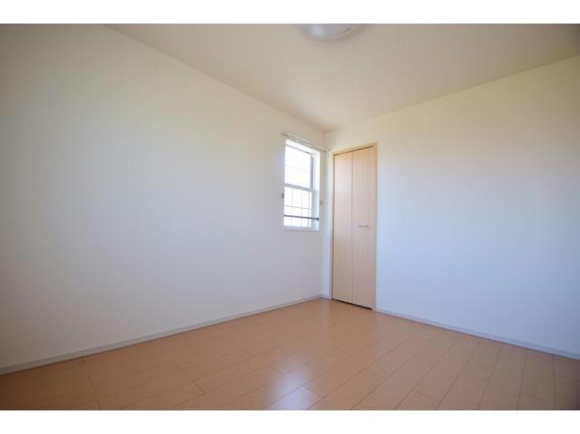 洋室もお部屋明るいです！ ヨウキⅢ