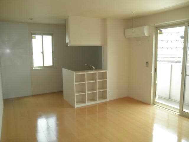 南面リビングで室内明るいです♪ イルマーレⅡ