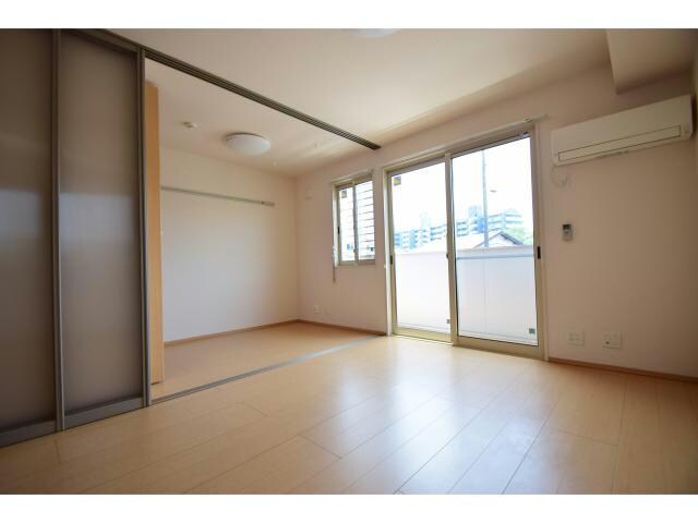 リビングにエアコンついてます☆ セレッソハイム