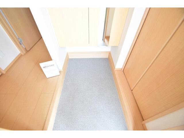 玄関に鏡付いてます☆ セレッソハイム