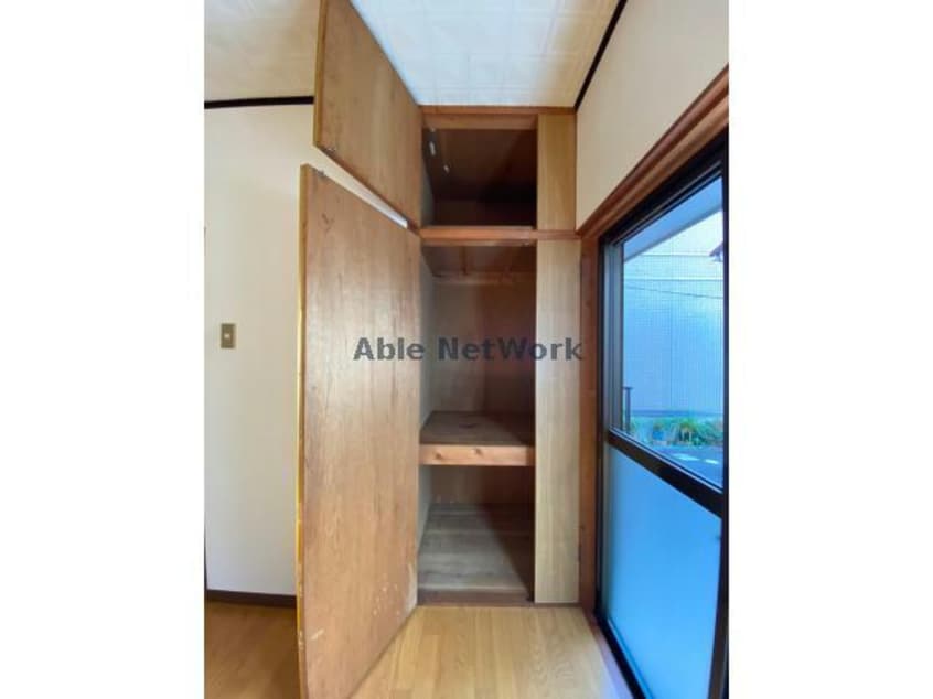 洋室8帖 内田東町借家