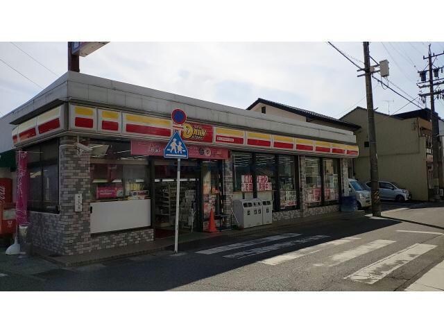 ニューヤマザキデイリーストア羽黒駅前店(コンビニ)まで439m BELLE VILLE Ⅵ