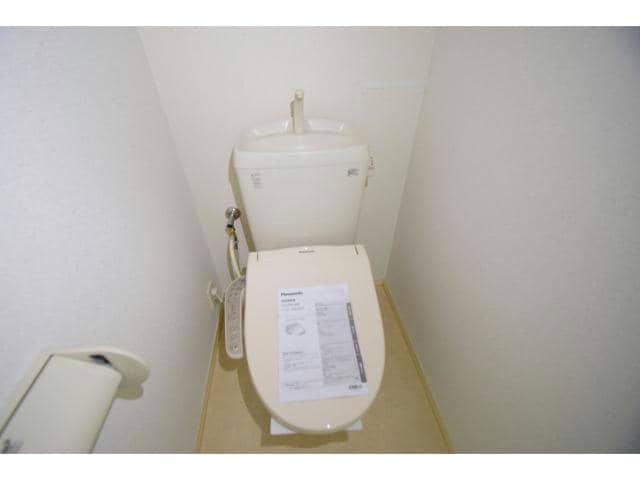 うれしいシャワートイレ付き♪ カーサリーノ