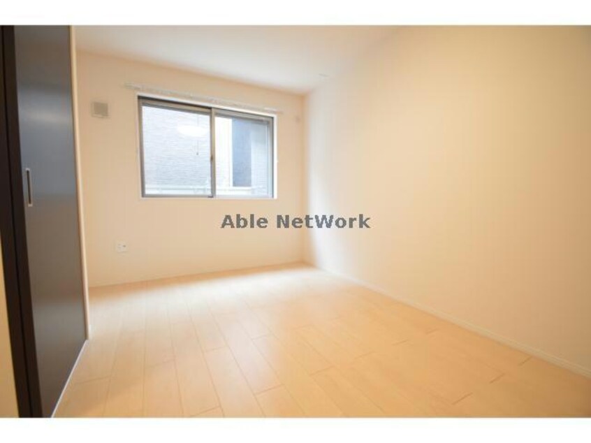 南向き、6.4帖の洋室です。 ビアンカ（Bianca)