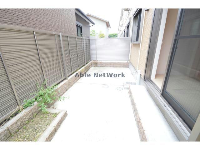 お庭付きになります。 ビアンカ（Bianca)