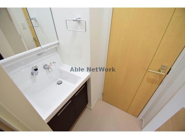 シャンプードレッサータイプ洗面です。 オークフォレスト明和Ⅶ