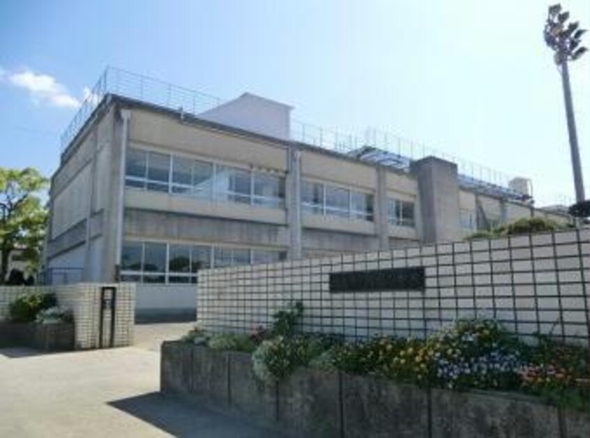 徳島市立川内南小学校(小学校)まで2828m サンライトハイツ