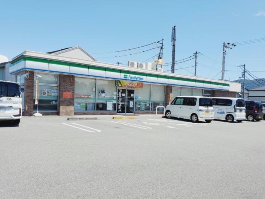 ファミリーマート徳島北矢三町店(コンビニ)まで898m アミコート