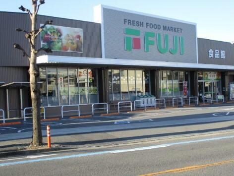 フジ中吉野店(スーパー)まで480m エクセレントヘイワ