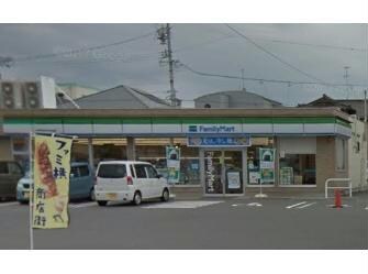 ファミリーマート刈谷市かりがね店(コンビニ)まで445m ホーメーマンション