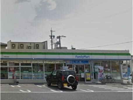 ファミリーマート安城町宮地店(コンビニ)まで151m メゾントーマ安城