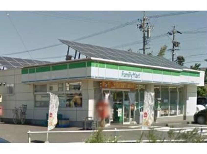 ファミリーマート小垣江西店(コンビニ)まで547m ブライトカメリア