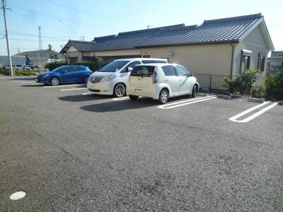 駐車場 ユグドソレイユ