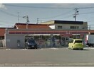 ファミリーマート高浜屋敷町四丁目店(コンビニ)まで802m マンション　バレンシア