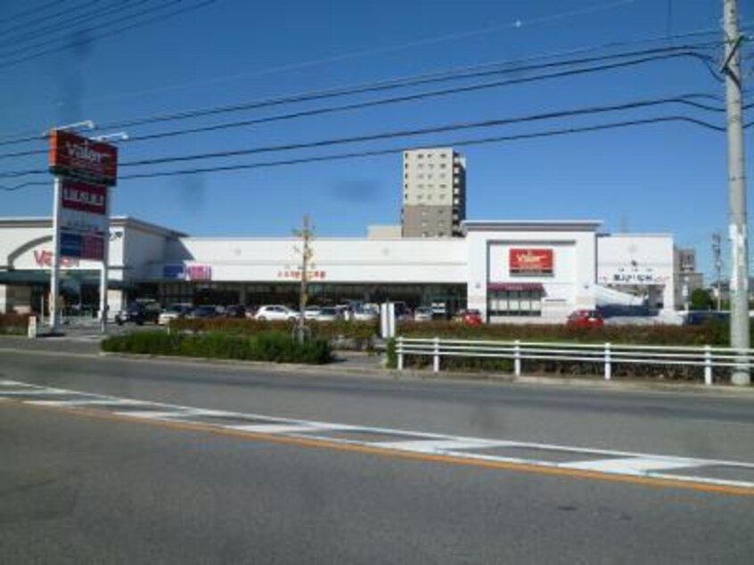 バロー安城店(スーパー)まで442m メゾンソレイユ