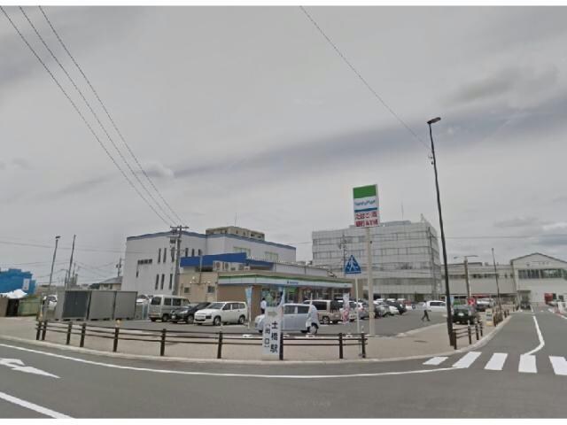 ファミリーマート豊田土橋駅前店(コンビニ)まで585m グランテラス土橋