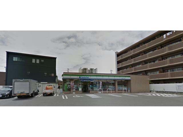 ファミリーマート岡崎柱六丁目店(コンビニ)まで65m 東海道本線/岡崎駅 徒歩7分 1階 1年未満