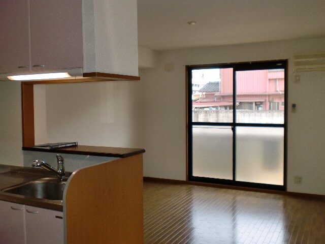  Ｔ-ＳＱＵＡＲＥ（熊谷市中西）