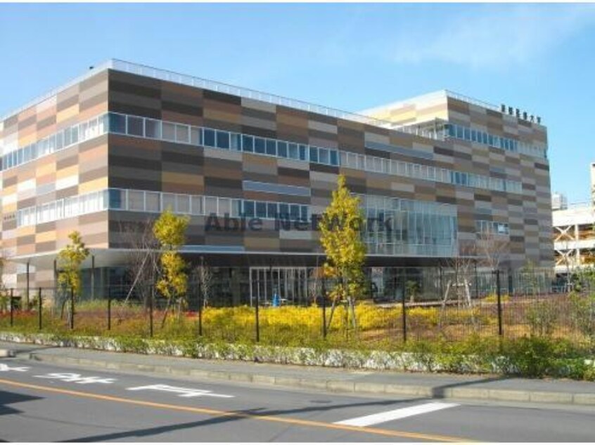 私立東都医療大学深谷キャンパス(大学/短大/専門学校)まで2626m スクウェアガーデンⅠ～Ⅷ（深谷市東方町）