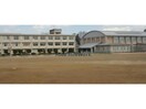 熊谷市立吉岡中学校(中学校/中等教育学校)まで715m ハイツ橘（熊谷市万吉）