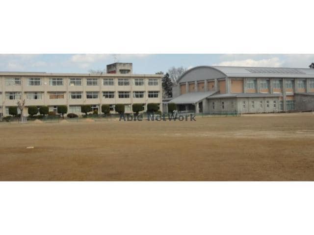 熊谷市立吉岡中学校(中学校/中等教育学校)まで1780m スカイウィング大里Ａ・Ｂ（熊谷市下恩田）