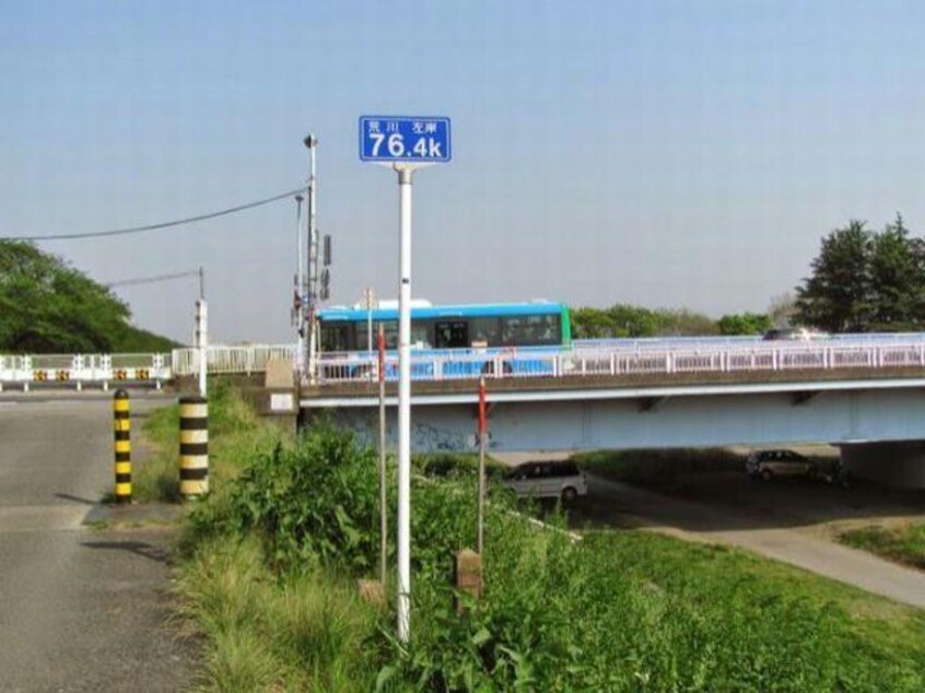 新堤緑地(公園)まで2059m テスラ（熊谷市赤城町）