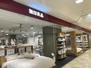 無印良品熊谷ティアラ21店(ショッピングセンター/アウトレットモール)まで450m リブリ・T.T（熊谷市筑波）