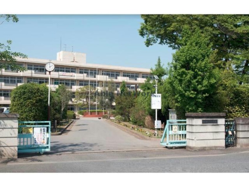 深谷市立深谷小学校(小学校)まで712m アリーラオム（深谷市本住町）700053876-001