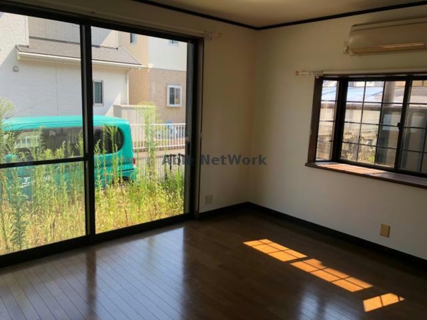  拾六間貸家（住友不動産新築そっくりさん）