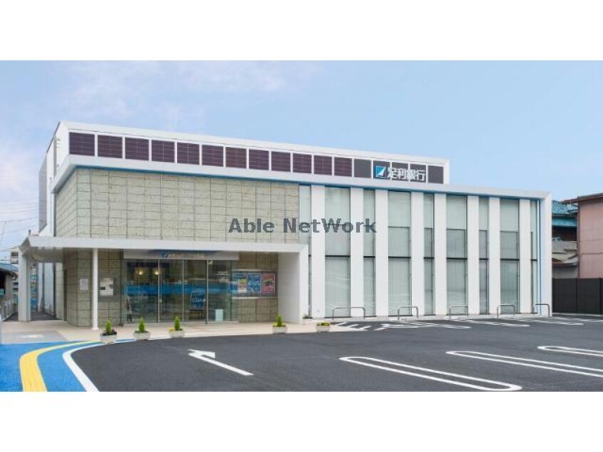足利銀行行田支店(銀行)まで579m クリアネス　ガーデン（行田市栄町）