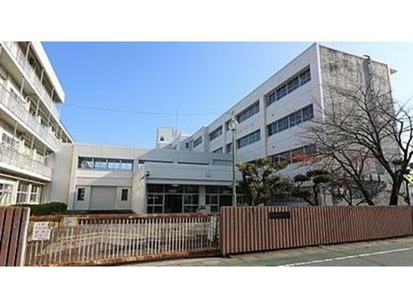 行田市立西小学校(小学校)まで1114m 新井戸建（行田市持田）