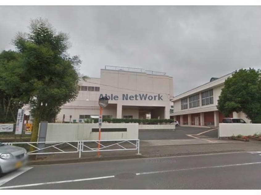 深谷市立幡羅小学校(小学校)まで484m サンライズⅢ（深谷市東方町）