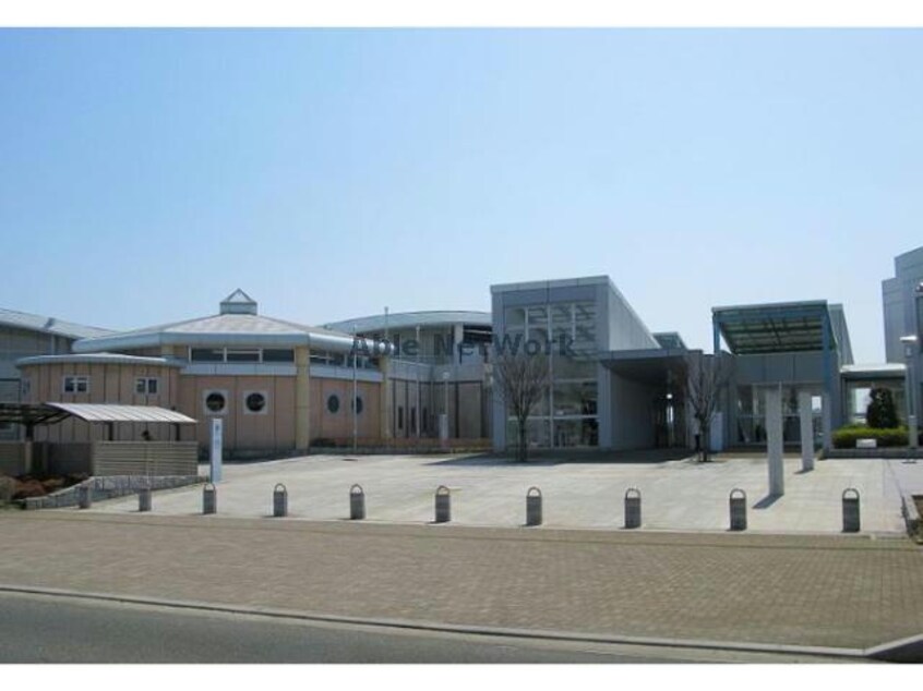 行田市立図書館(図書館)まで980m パストラル　山（行田市佐間）