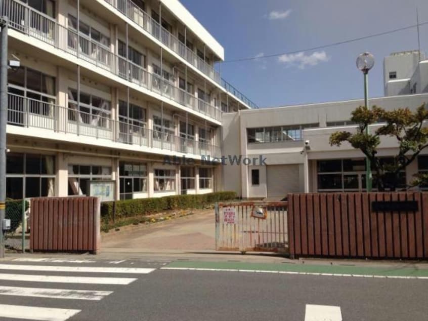 行田市立中央小学校(小学校)まで1216m ステーションヒルズ（行田市栄町）