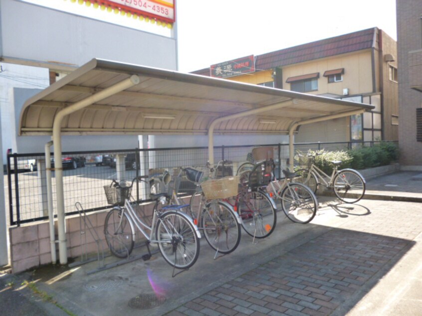  セラフィ西原
