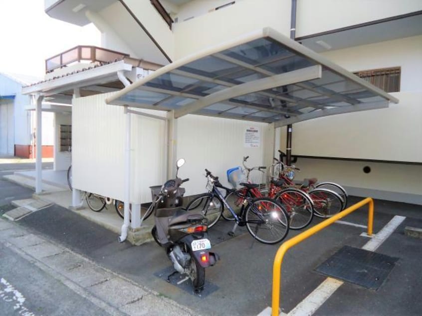  ファミーユ清須