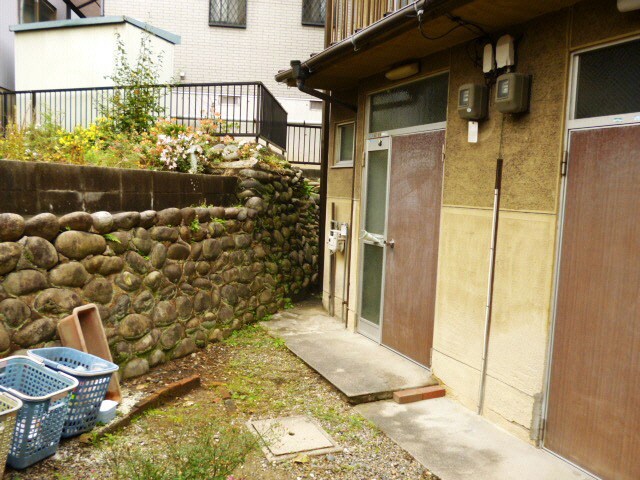  牛田橋詰貸家