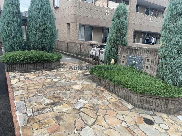  サン・イースト