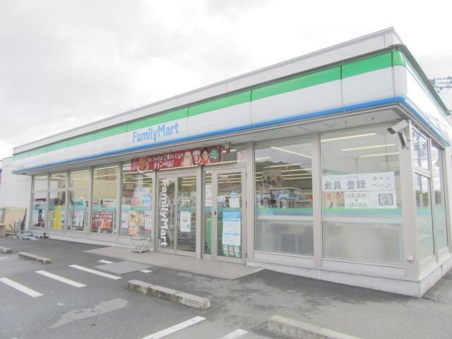 ファミリーマート津河芸町中別保店(コンビニ)まで560m コーポ・フォーチュン　B棟