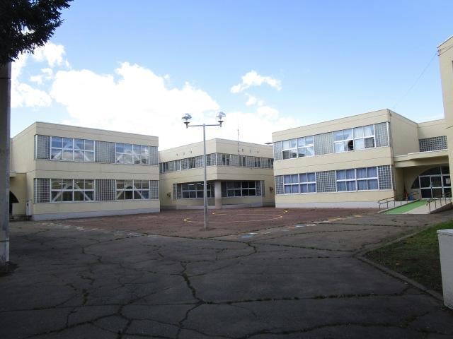 帯広市立広陽小学校(小学校)まで844m ｸﾞﾗﾝﾁｪ