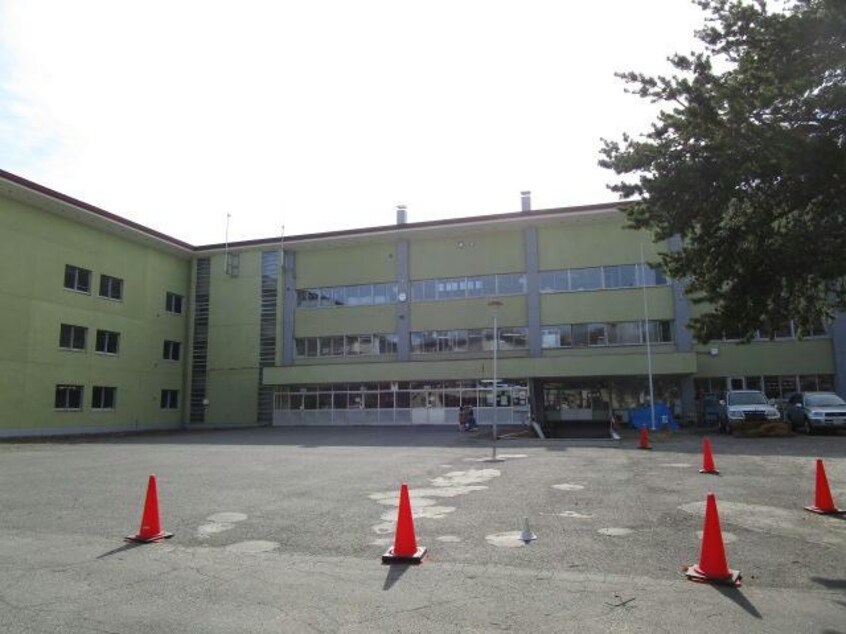 帯広市立若葉小学校(小学校)まで448m ルミエール