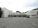 芽室町立芽室小学校(小学校)まで450m Viola