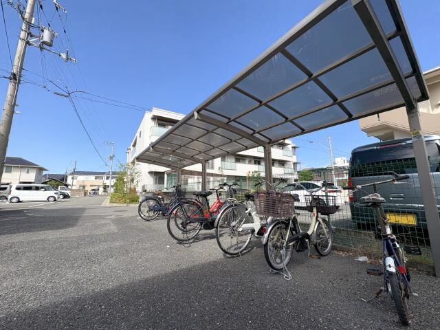 駐輪場、バイクが置けます ハイツ赤大路Ａ棟