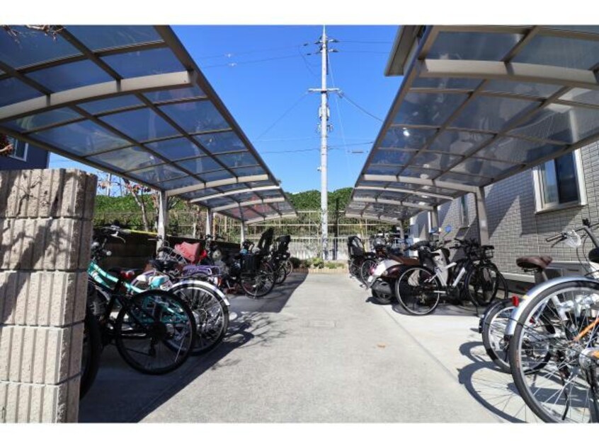 駐輪場 ウエストコート