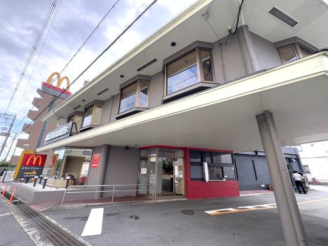 マクドナルド摂津富田店(ファストフード)まで1666m ウエストコート