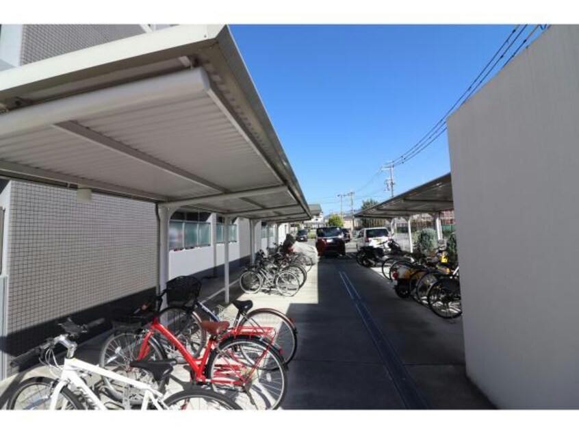 駐輪場 フォルモーント